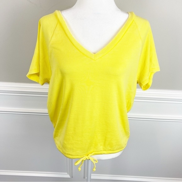 NEW Chaser Top size M Yellow Tie Waist Short Sleeve - Picture 1 of 6